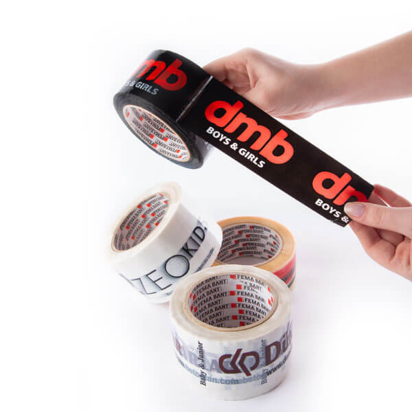 Ev taşımacılığında kullanılan malzeme türleri: karton kutular, streç film, havalı baloncuklu ambalajlar, taşıma battaniyeleri. : Kapak Görseli